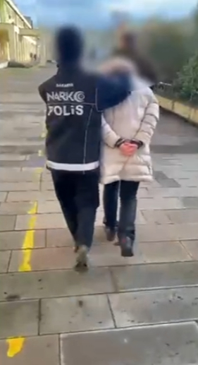 Güney Afrikalı kadın uyuşturucu taciri yakalandı