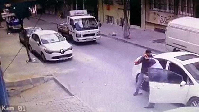 Güpegündüz banka önünde milyonluk vurgun: 100 bin dolar çaldılar