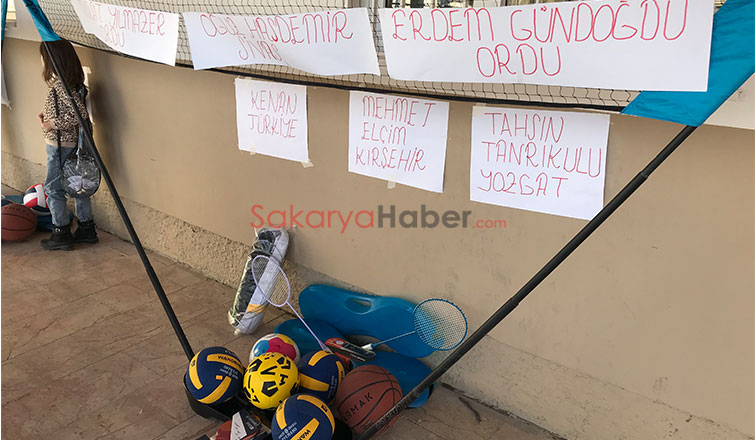 gurbetcilerden-akyazili-cocuklara-spor-malzemesi-yardimittjrywjwtt