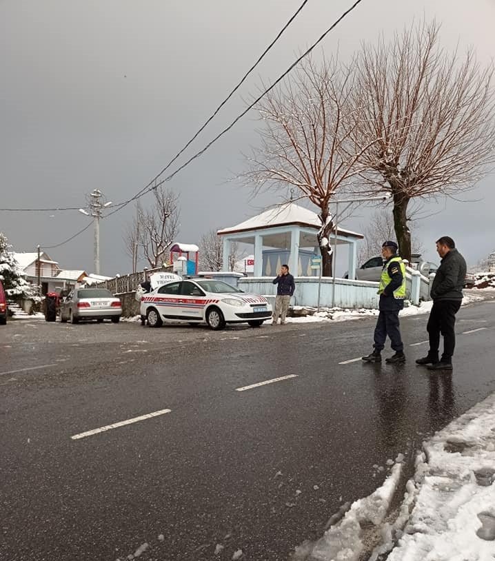 Güzlek-Keremali yolu kapatıldı