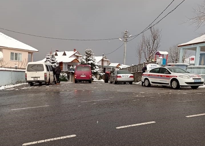 Güzlek-Keremali yolu kapatıldı