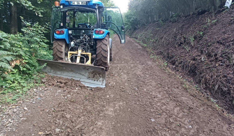 Güzlek'te bozulan yolu muhtar düzeltti