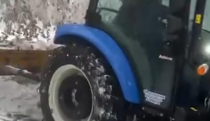 guzlek-te-muhtar-yollari-acti-araclari-kurtardisuc4zexmzf