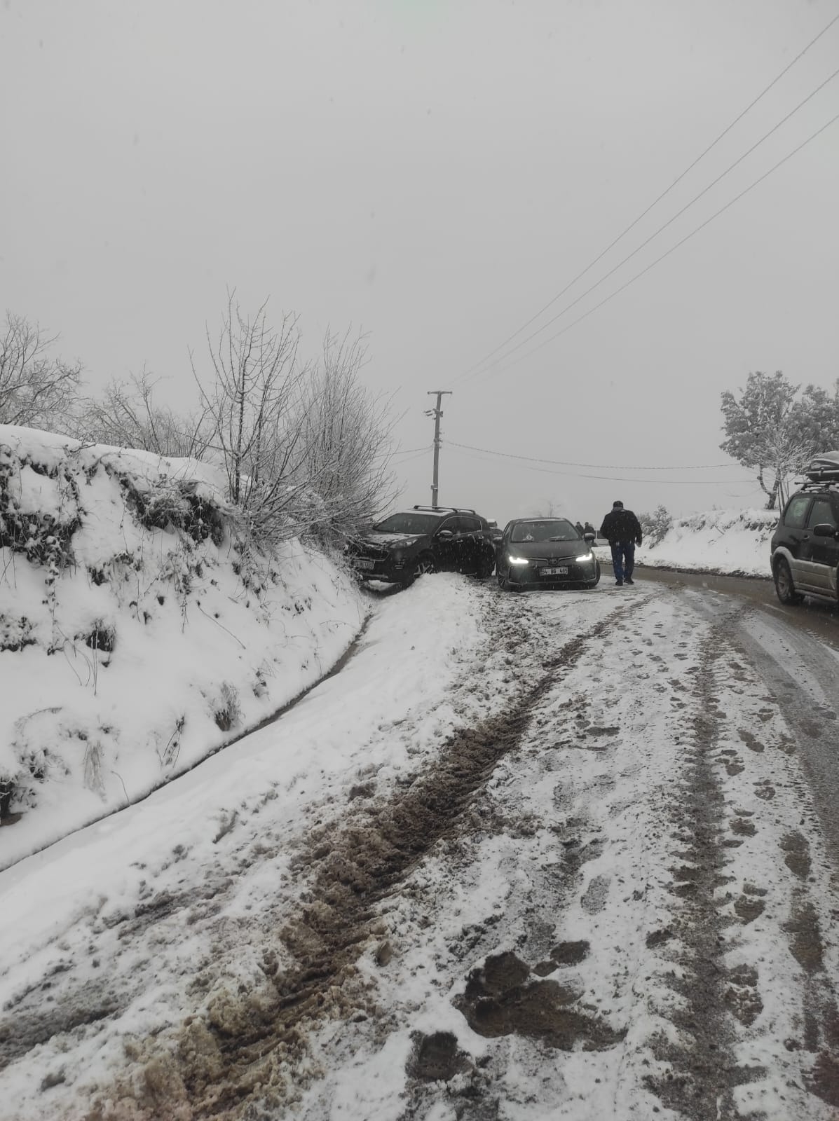 Güzlek’te kızak keyfi, ulaşımda çile