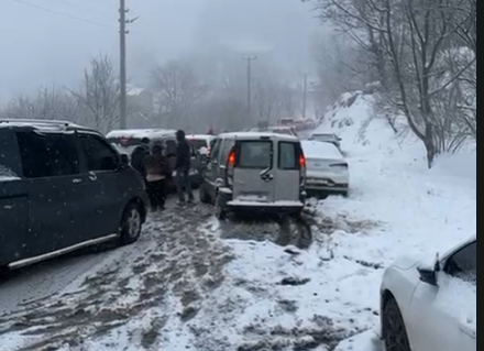 Güzlek’te kızak keyfi, ulaşımda çile