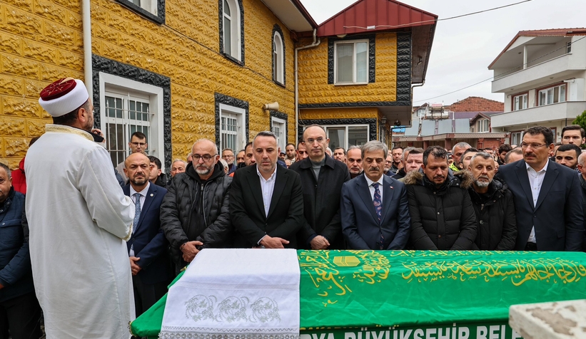 hacioglu-muhtari-husnu-karpuz-topraga-verildizzk2z2drww