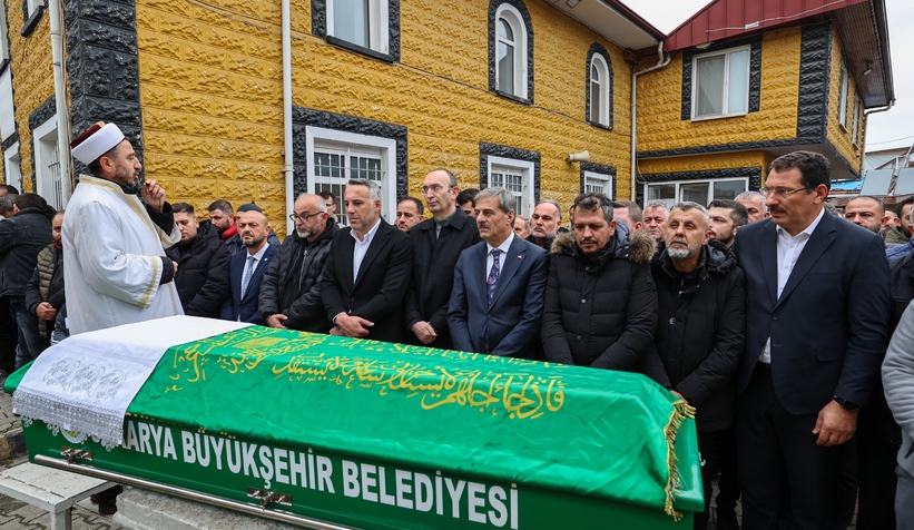 hacioglu-muhtari-husnu-karpuz-topraga-verildizzk2z2drww