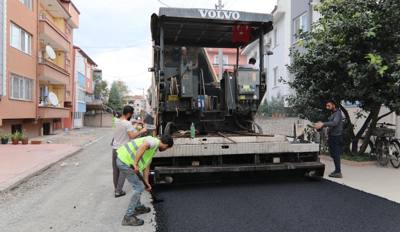 Hacıoğlu'nda 27 sokakta asfalt başladı