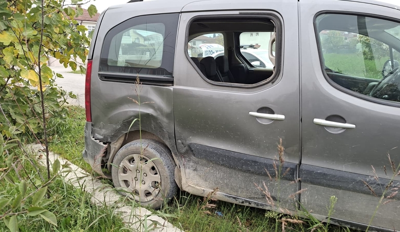 hafif-ticari-ile-otomobil-carpisti-1-yaraliwmpuou8wyw