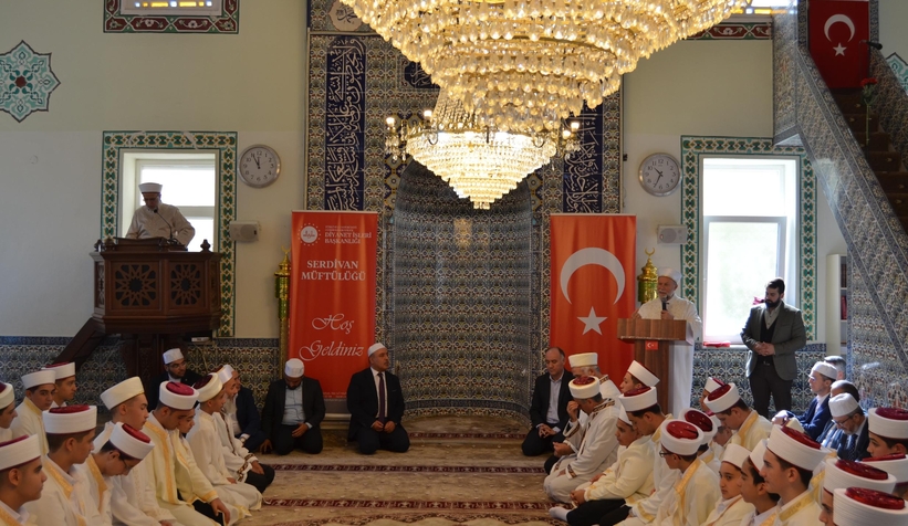 Hafızlığını tamamlayan öğrencilere icazetleri verildi