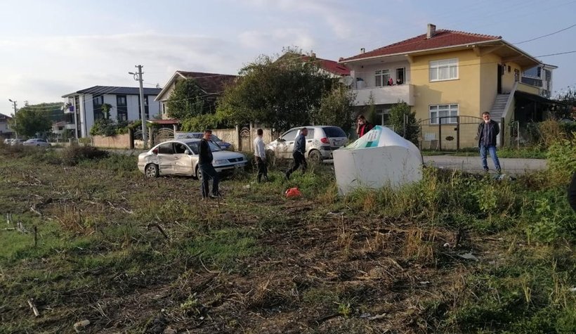 Hafriyat kamyonu ile otomobil çarpıştı