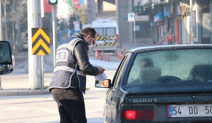 Hafta sonu yasağın ilk gününde polis denetimde
