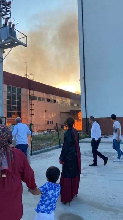halat-fabrikasinda-yangin-alarmiy0i4cgjwmu