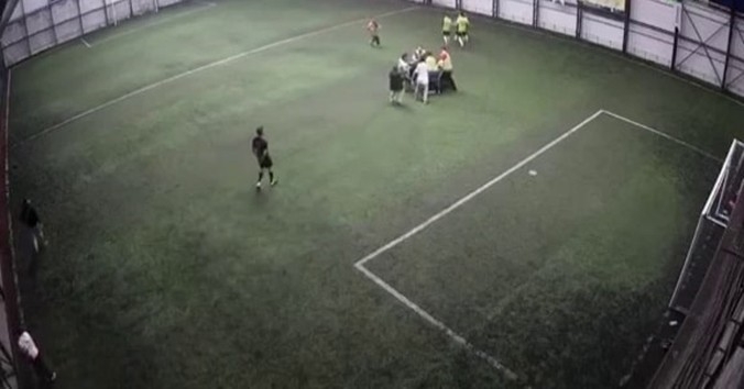 Halı saha boks ringine döndü