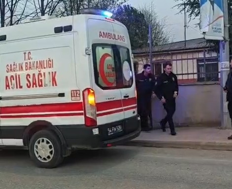 Akyazı’da korku dolu anlar: Hamile kadın kurtarıldı