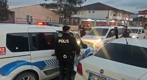 Akyazı’da korku dolu anlar: Hamile kadın kurtarıldı