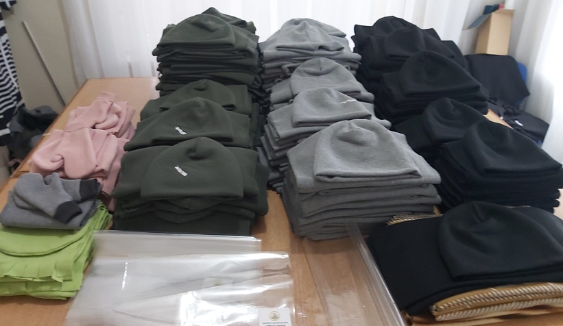 Hanımlar depremzedeler için üretiyorlar