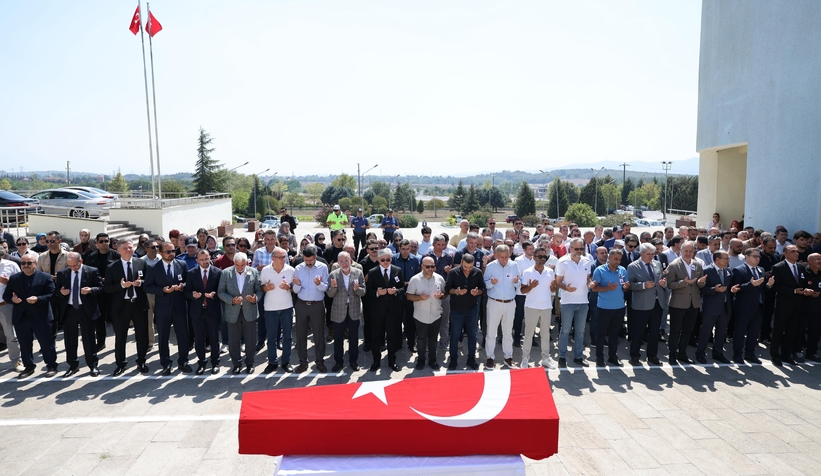 hasan-ciloglu-icin-toren-duzenlendid2rma25icg