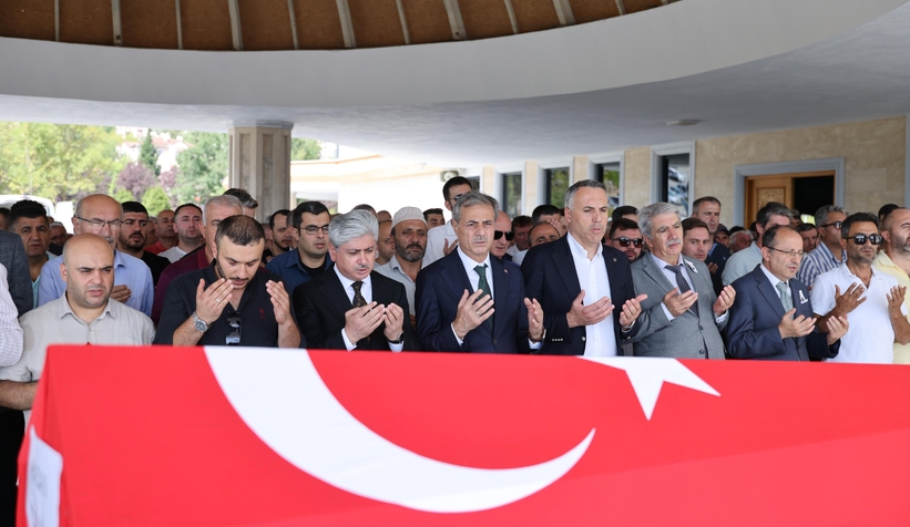 hasan-ciloglu-icin-toren-duzenlendid2rma25icg