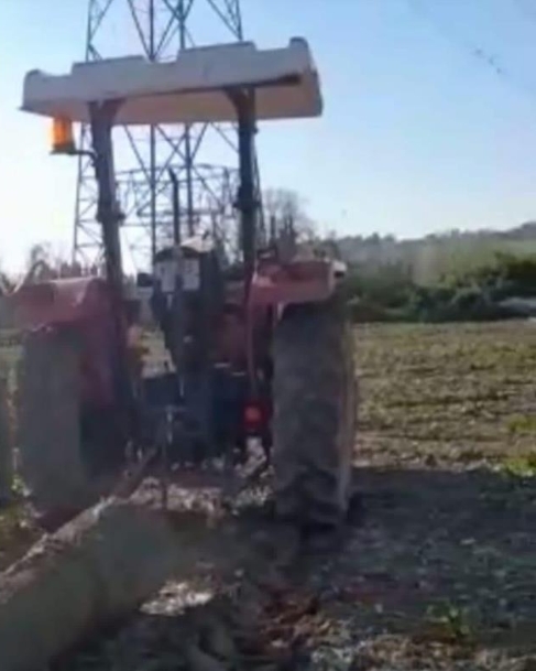 Hasat zamanı çiftçinin traktörünü çaldılar