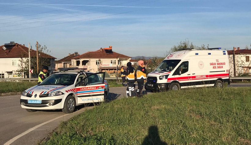 Hasta taşıyan ambulans kaz ayaptı