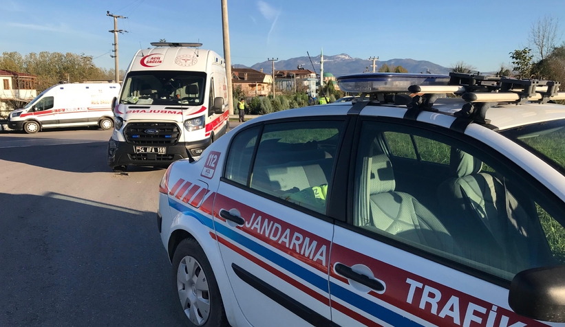 Hasta taşıyan ambulans kaz ayaptı