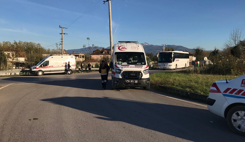 Hasta taşıyan ambulans kaz ayaptı