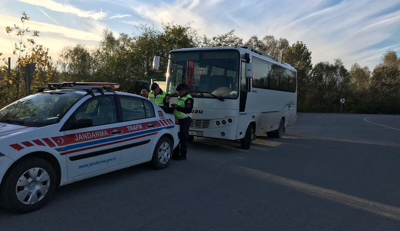Hasta taşıyan ambulans kaz ayaptı