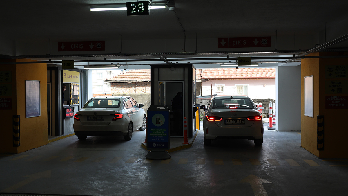 Hastaneler Kampüsü’ndeki kronik soruna Katlı Otopark çözümü