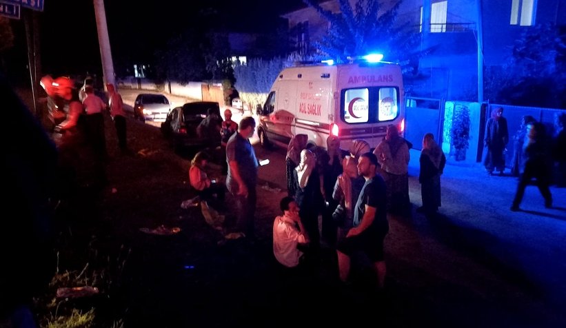 Hatalı sollayıp kaza yaptırdı: 3 yaralı