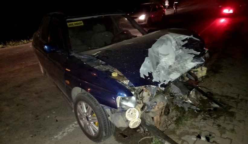 Hatalı sollayıp kaza yaptırdı: 3 yaralı