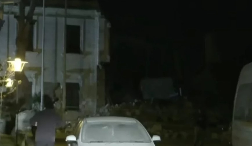 Hatay Valiliği'nin tarihi binası yıkıldı