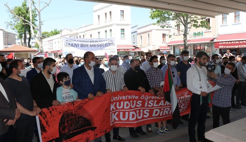 Hayatını kaybeden Filistinliler için Gıyabi cenaze namazı kılındı