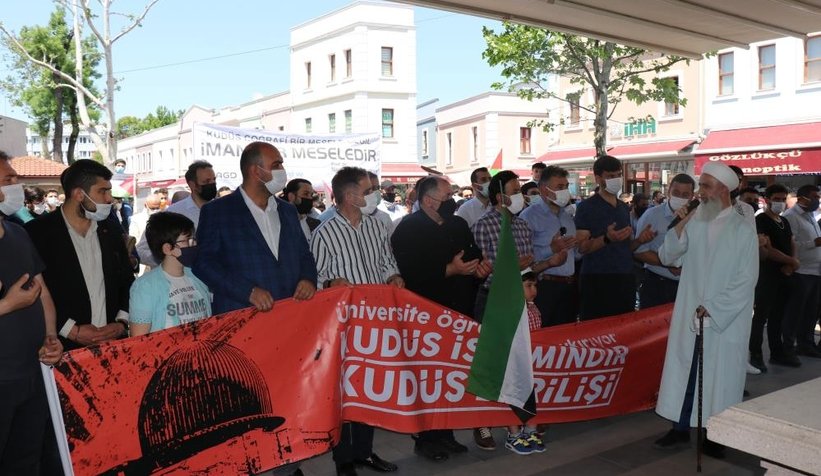 Hayatını kaybeden Filistinliler için Gıyabi cenaze namazı kılındı