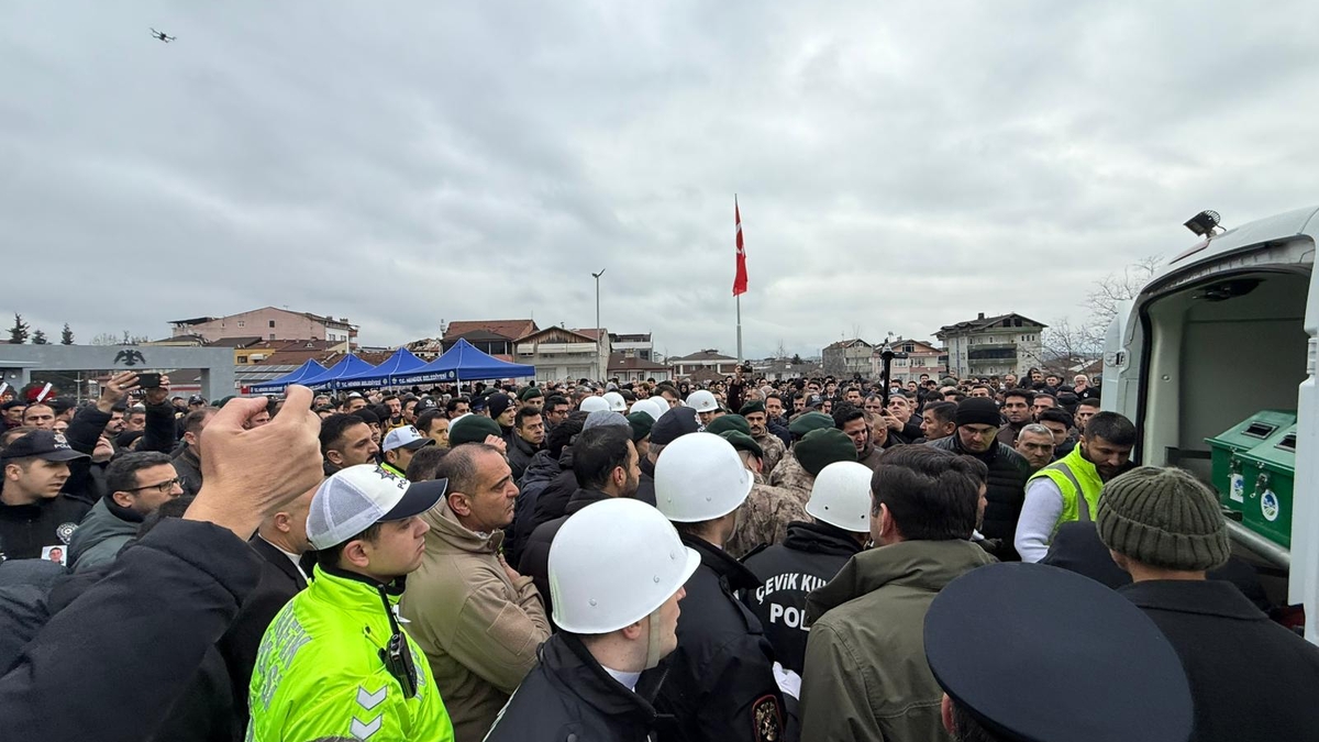 Hayatını kaybeden polis için tören düzenlendi