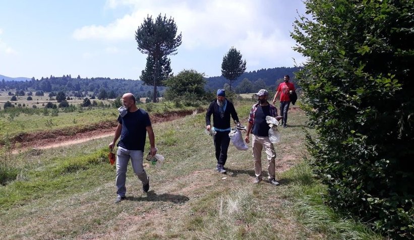Hayvanlar doğayı az kirletiyor lütfen hayvan gibi davranın