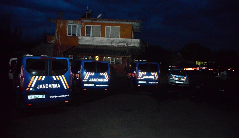 hayvanlari-koruma-dernegine-horoz-dovusu-baskiniz1bzeehsal