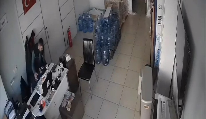 Heimlich manevrası ile hayatını böyle kurtardı