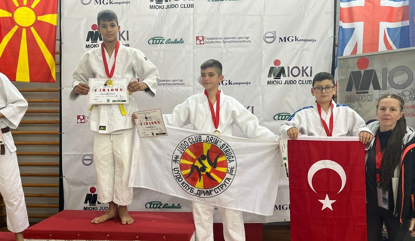 helal-olsun-gencler-karapurcekli-sporcular-makedonya-da-gururumuz-oldubfg1cznrzz