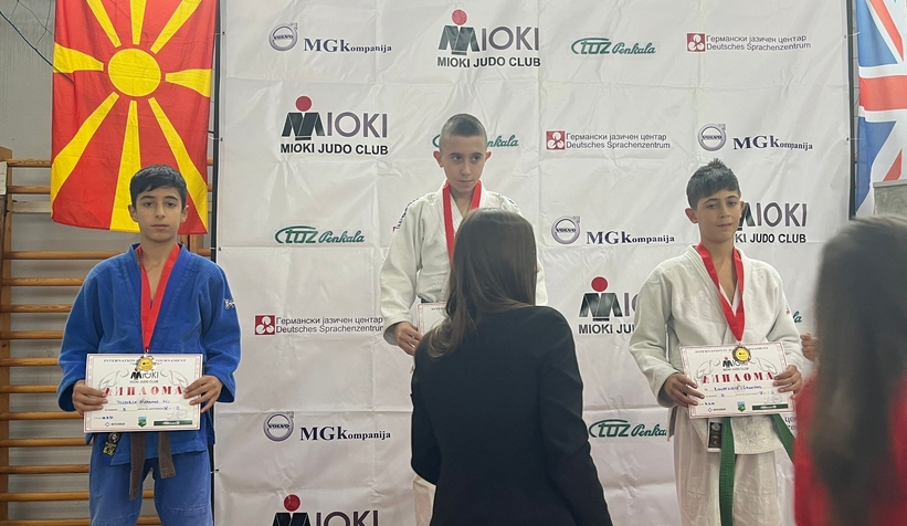 helal-olsun-gencler-karapurcekli-sporcular-makedonya-da-gururumuz-oldubfg1cznrzz