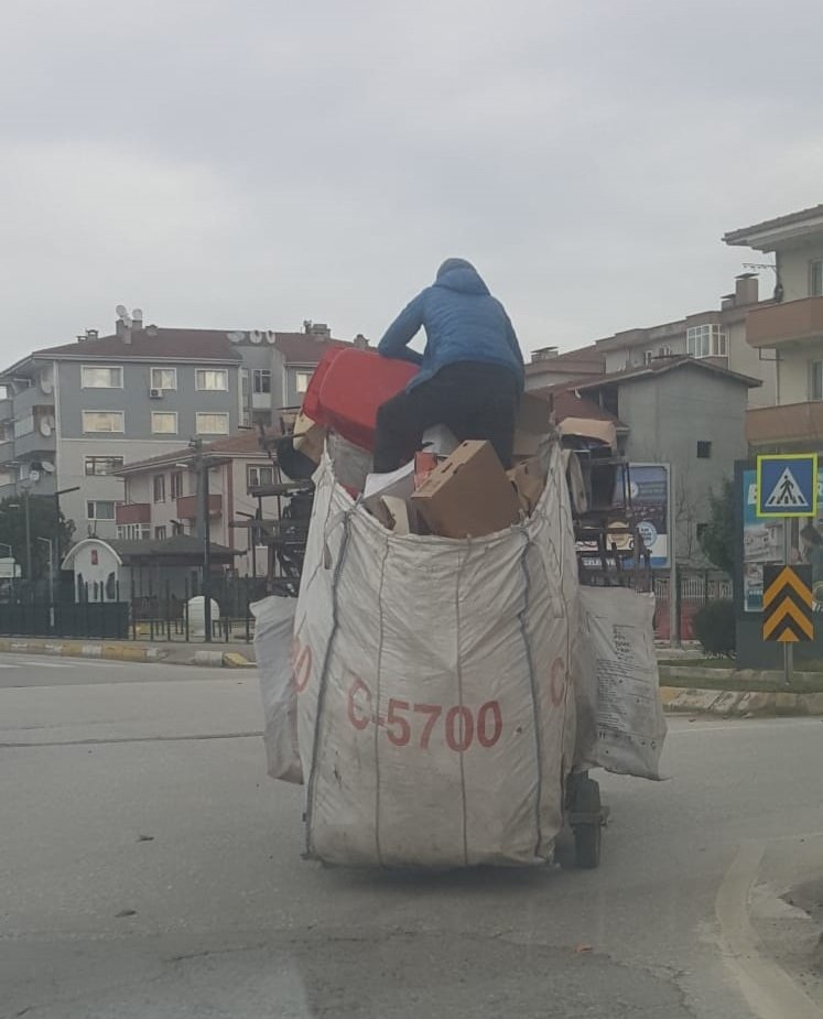 Hem kendilerini hem trafiği tehlikeye attılar