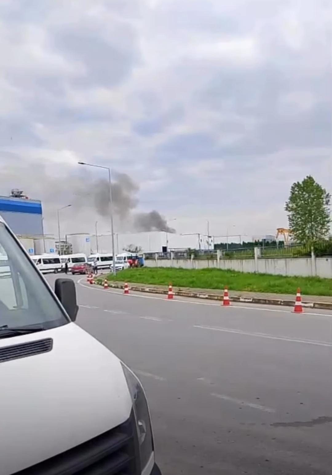Hendek 2. OSB'de fabrikad apatlama: 1'i ağır 8 yaralı