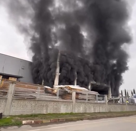 Hendek 2. OSB'de yangın