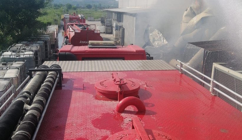 Hendek 2.OSB'de fabrika yandı