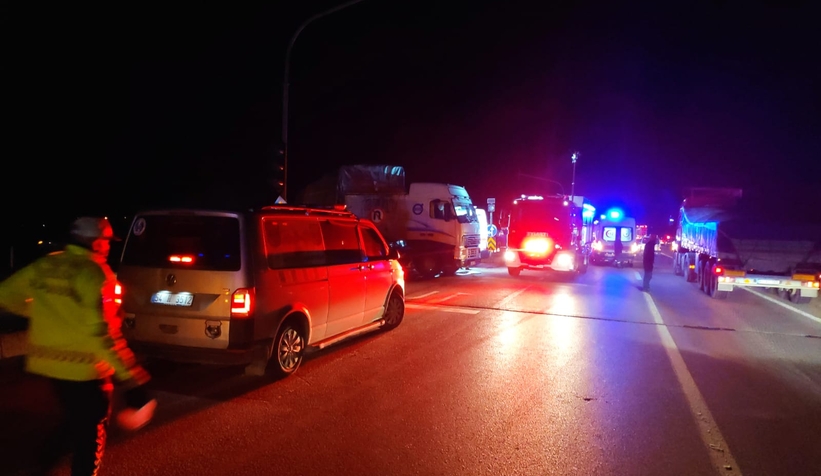 hendek-te-ambulansin-karistigi-buyuk-kazatu42y1jmsw