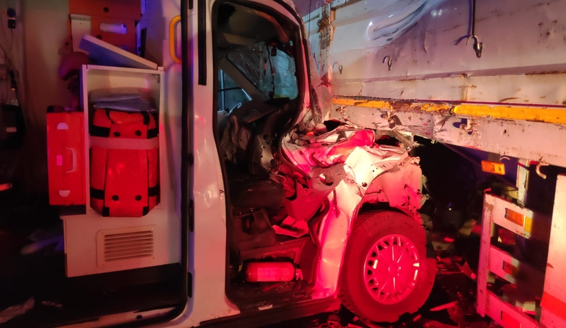hendek-te-ambulansin-karistigi-buyuk-kazatu42y1jmsw