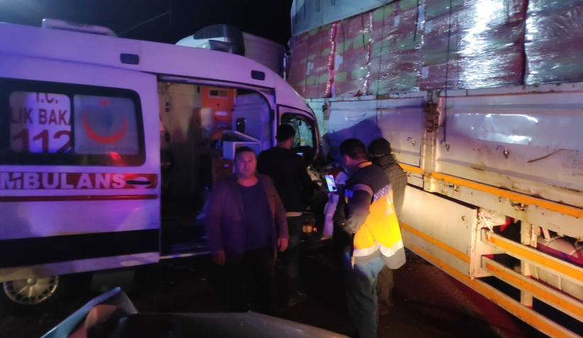 hendek-te-ambulansin-karistigi-buyuk-kazatu42y1jmsw