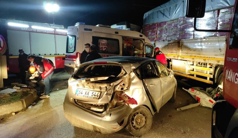 hendek-te-ambulansin-karistigi-buyuk-kazatu42y1jmsw