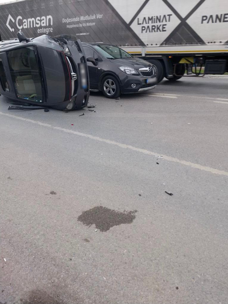 Hendek'te zincirleme kaza