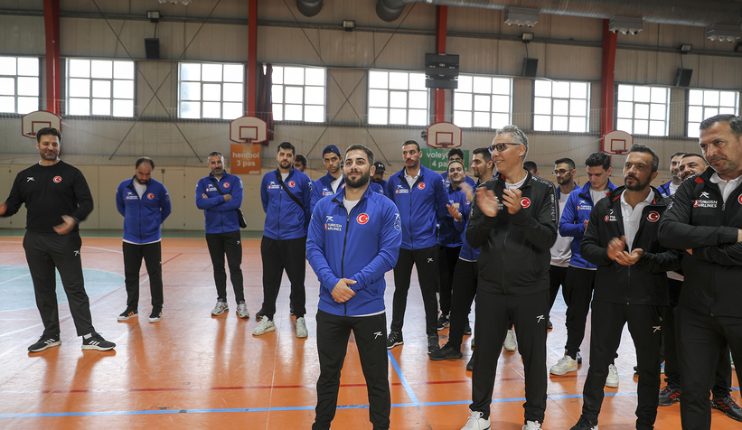 Hentbol Milli Takımı SUBÜ öğrencileriyle buluştu